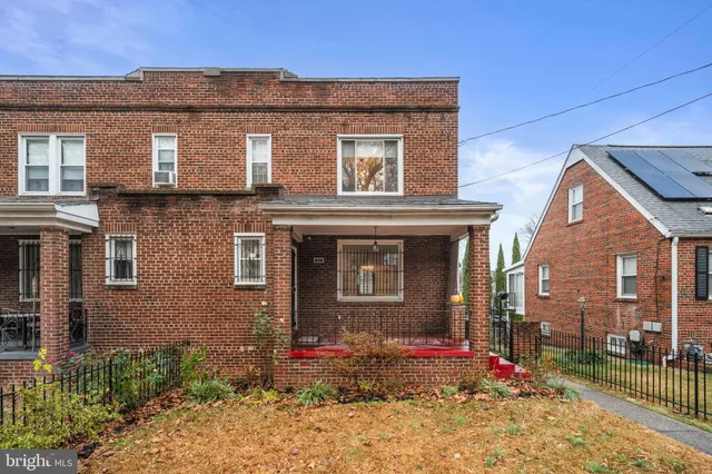 a front view of house with yard