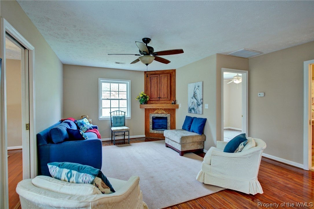 10372 Indian Road Gloucester, VA 23061 - Photo 6 of 26 Gallery Image 6