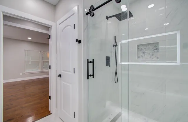 $1,899 | 3222 Berry Street, Houston, TX 77004