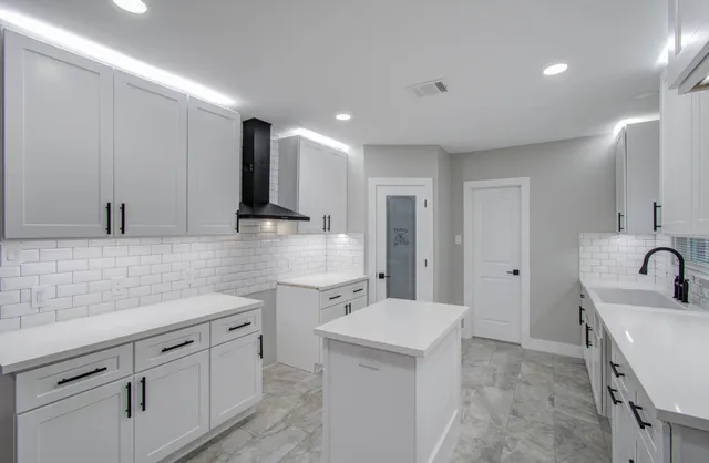 $1,899 | 3222 Berry Street, Houston, TX 77004