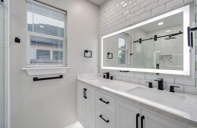 $1,899 | 3222 Berry Street, Houston, TX 77004