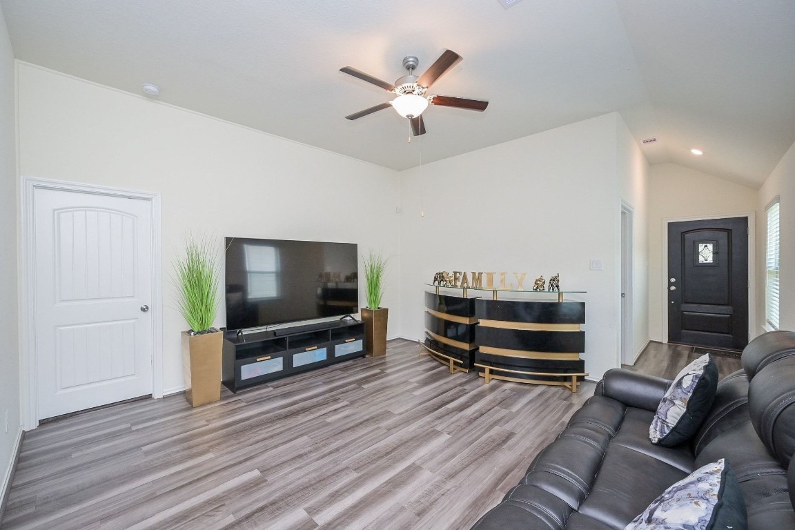 25702 Royal Catchfly Road Katy, TX 77493 - Photo 5 of 26