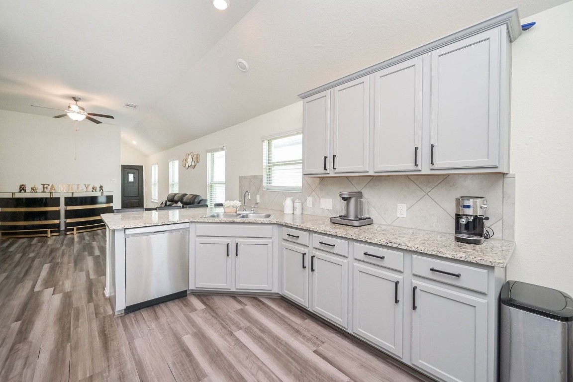 25702 Royal Catchfly Road Katy, TX 77493 - Photo 10 of 26