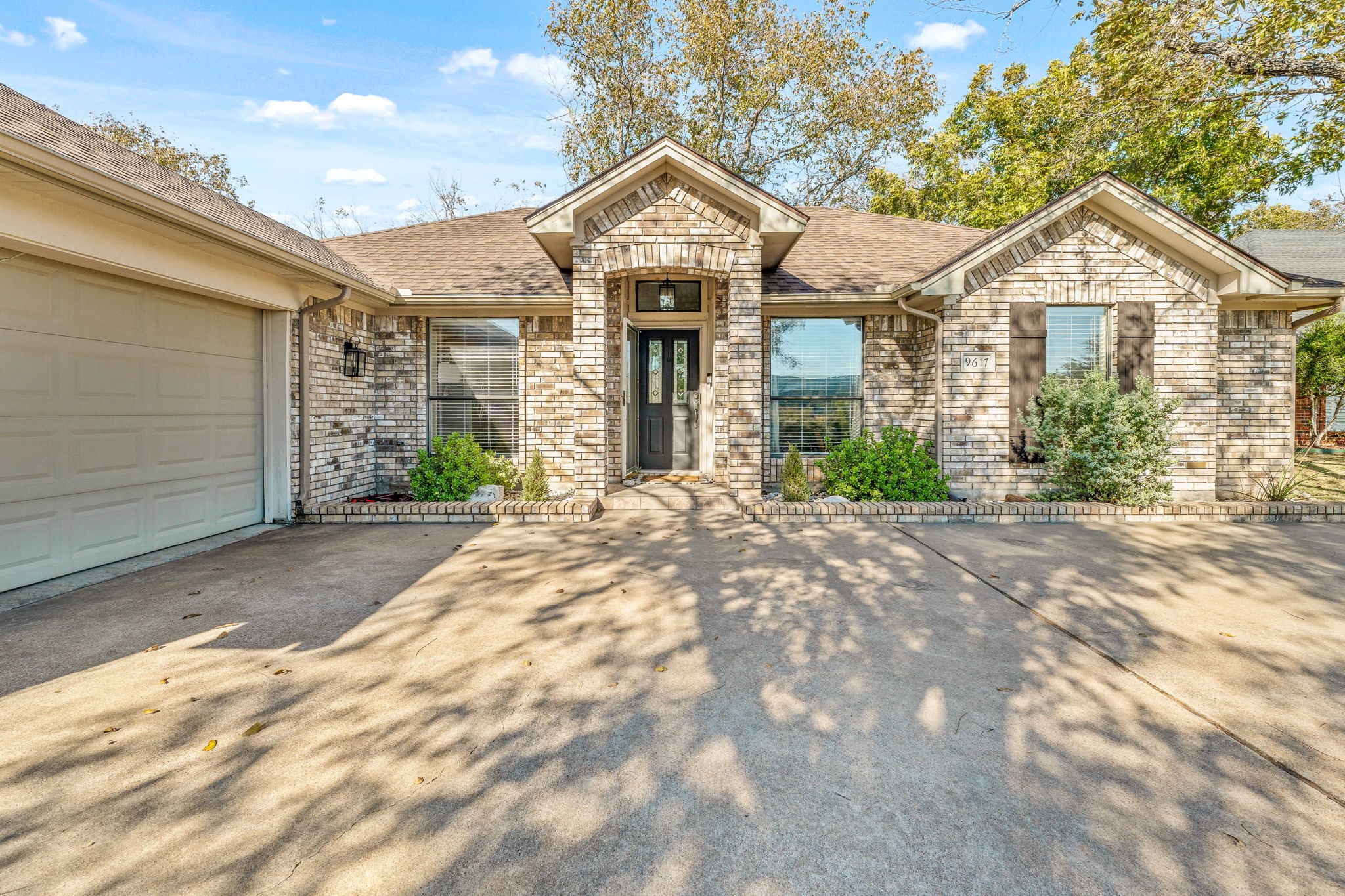 9617 Ravenswood Road Granbury, TX 76049 - Photo 4 of 50