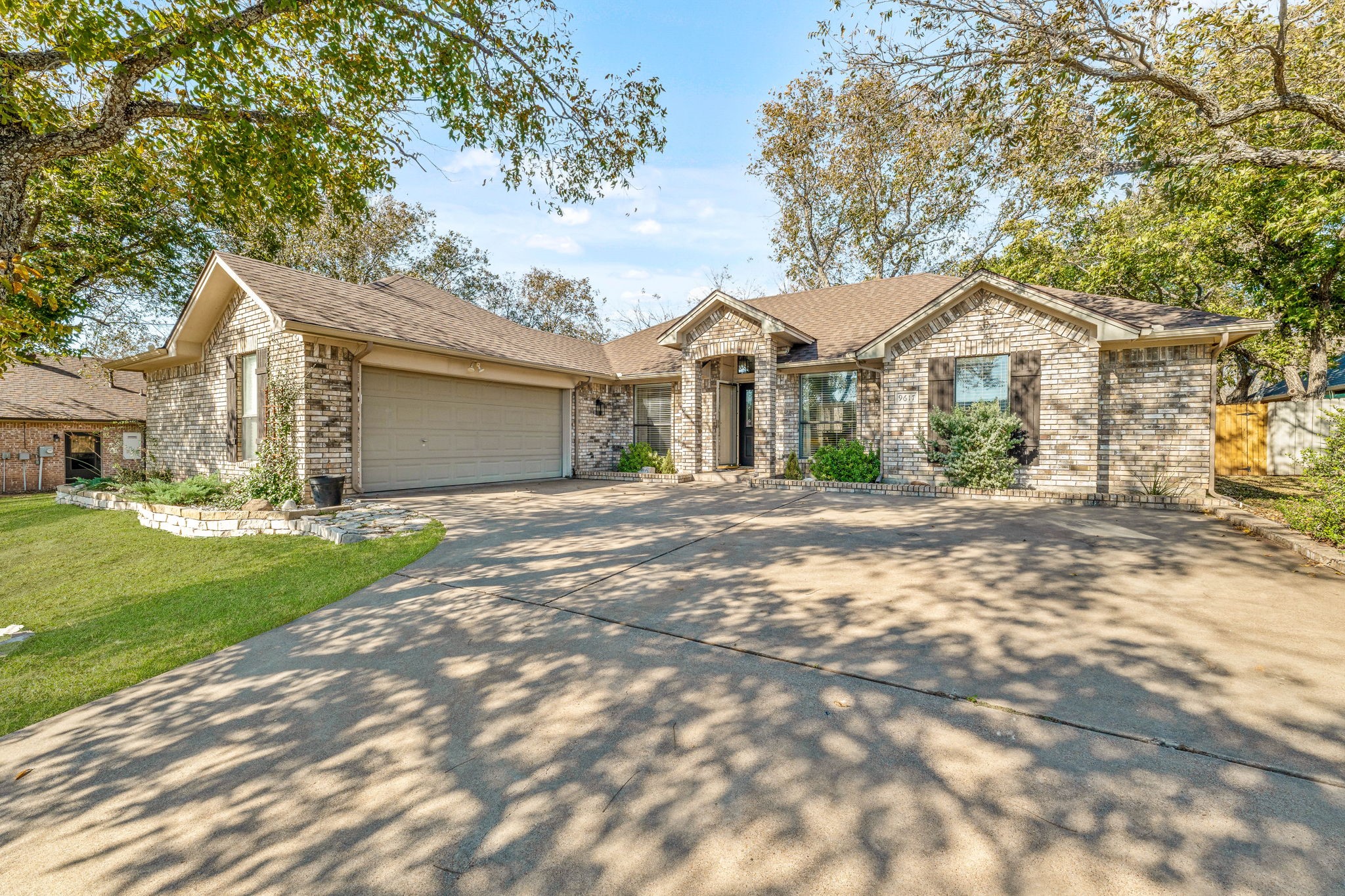 9617 Ravenswood Road Granbury, TX 76049 - Photo 5 of 50