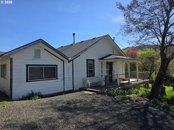 $335,000 | 4341 Happy Valley Road, Roseburg, OR 97471