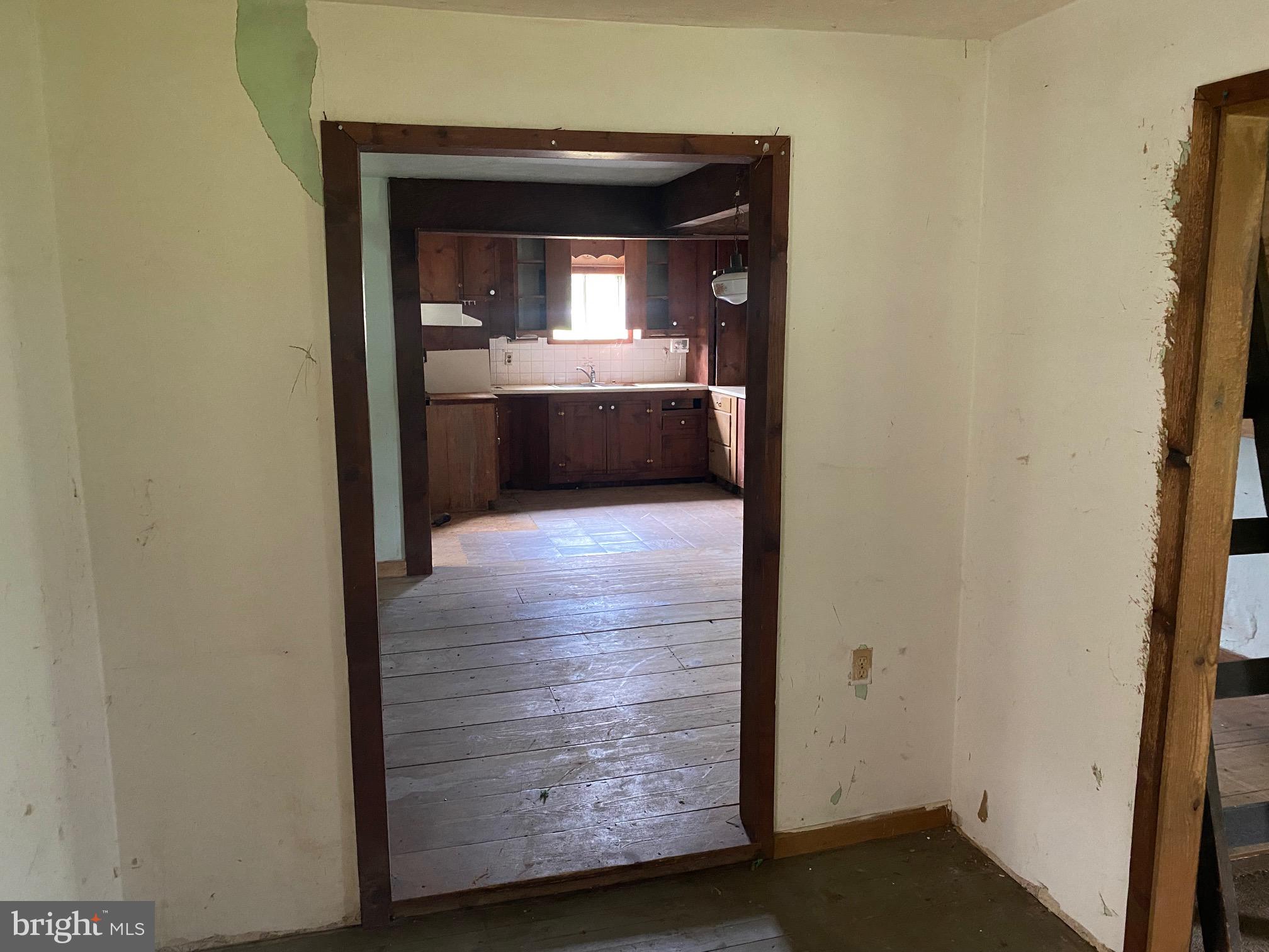 14622 Winchester Grade Road Berkeley Springs, WV 25411 - Photo 4 of 12