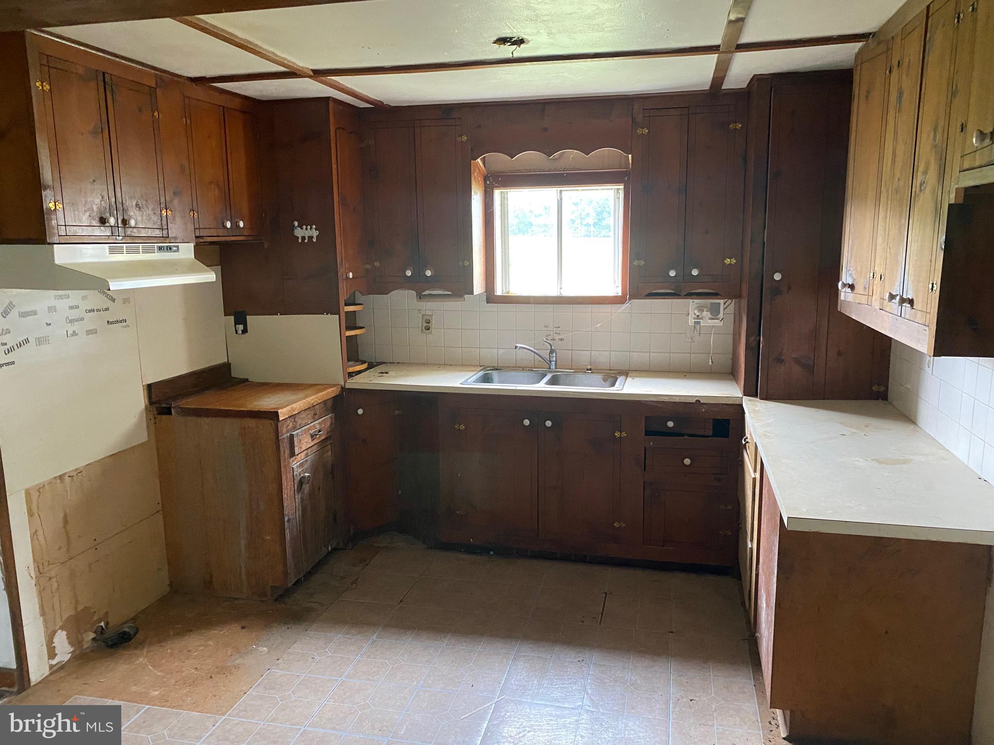 14622 Winchester Grade Road Berkeley Springs, WV 25411 - Photo 9 of 12