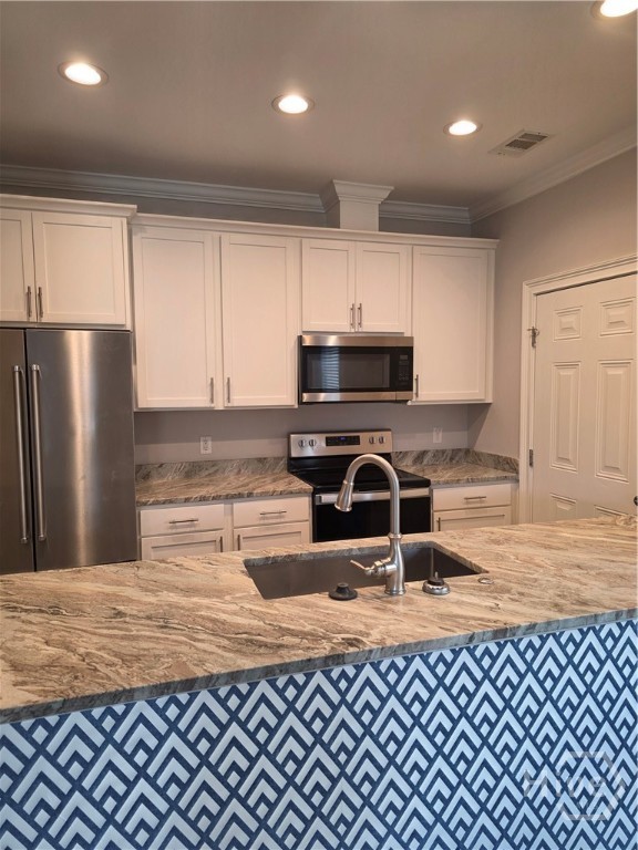 29 Travis Street Savannah, GA 31406 - Photo 4 of 34