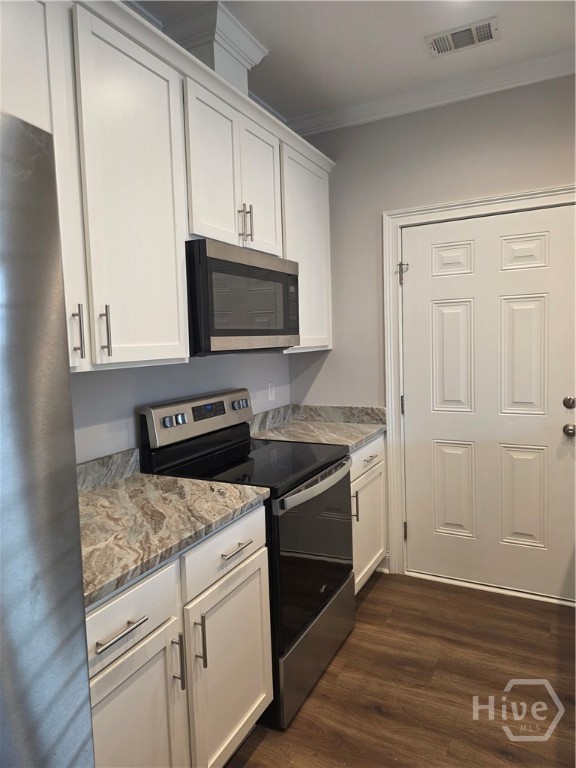 29 Travis Street Savannah, GA 31406 - Photo 5 of 34