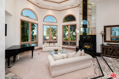 $3,850,000 | 13023 Aguamarina, San Diego, CA 92128