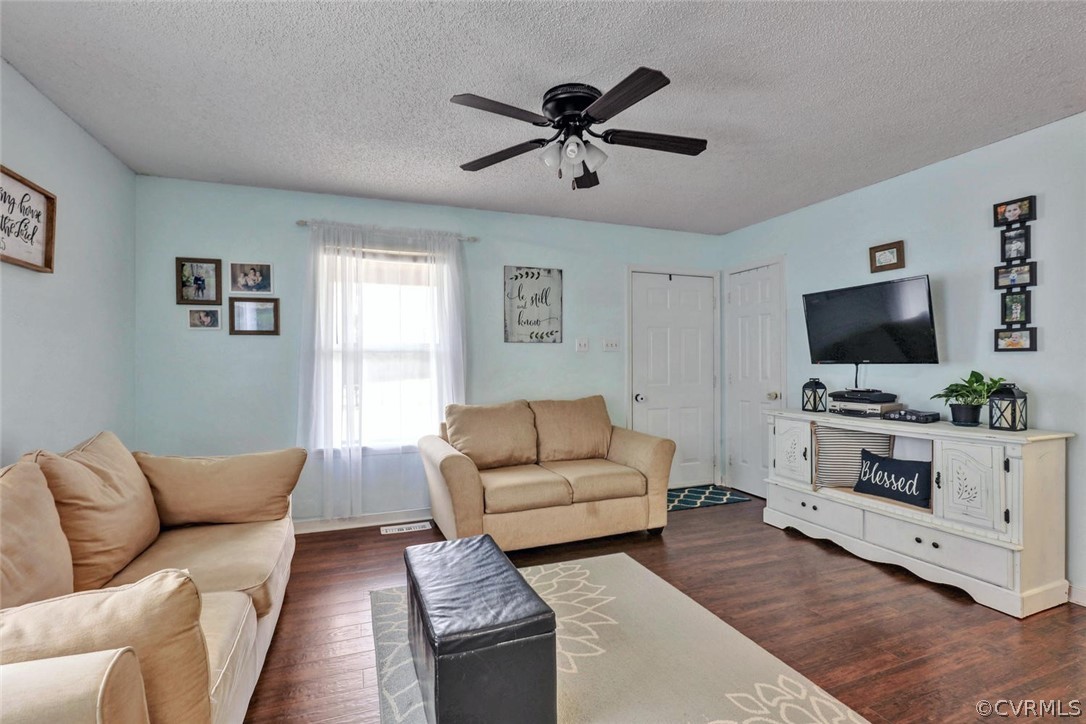 1808 Nichols Road Powhatan, VA 23139 - Photo 7 of 23 Gallery Image 7