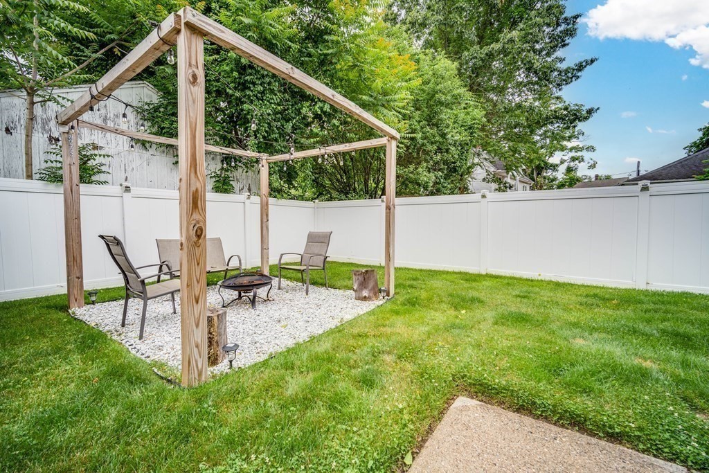 63 Eleanor Road Springfield, MA 01108 - Photo 27 of 32