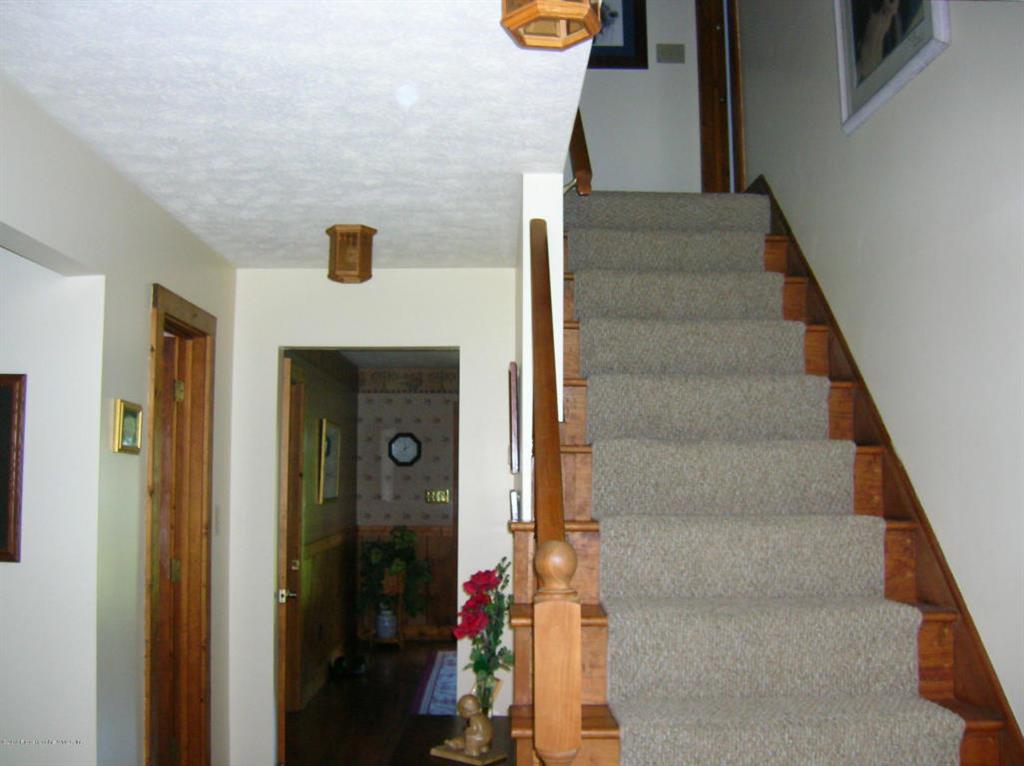 8102 Spring Hill Farm Road East Gloucester, VA 23061 - Photo 4 of 32 Gallery Image 4