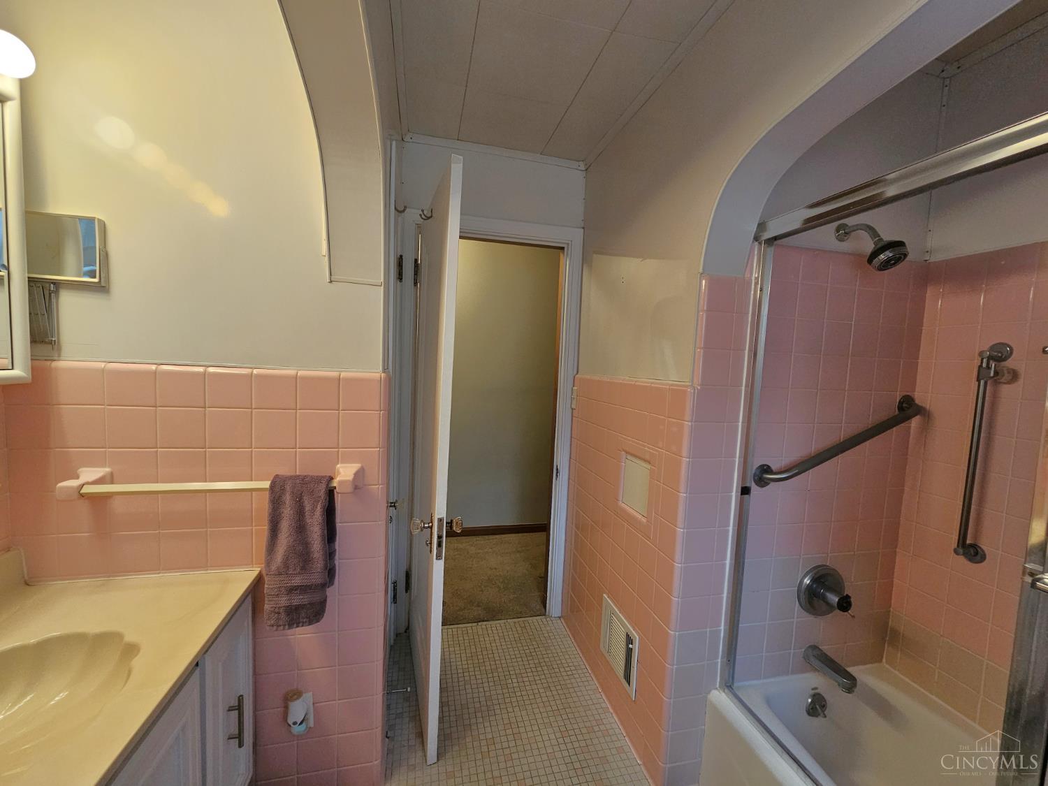 2985 North Bend Road Cincinnati, OH 45239 - Photo 24 of 47 Gallery Image 24