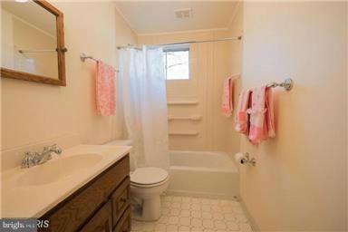 1109 Old Manchester Road Westminster, MD 21157 - Photo 7 of 9 Bath