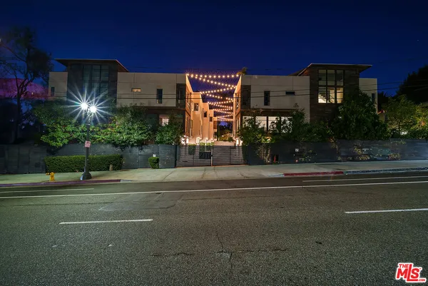 $5,950 | 2111 North Cahuenga Boulevard, Unit 1, Los Angeles, CA 90068