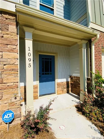 $1,950 | 1095 North Village Drive, Decatur, GA 30032