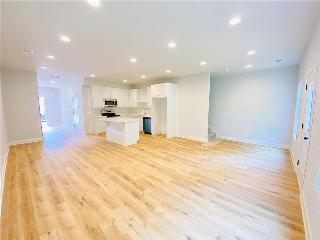 1095 North Village Drive Decatur, GA 30032 - Photo 7 of 19