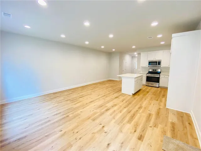 $1,950 | 1095 North Village Drive, Decatur, GA 30032