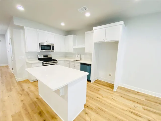 $1,950 | 1095 North Village Drive, Decatur, GA 30032