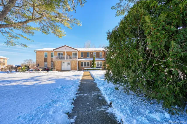 $217,500 | 64 Artist Lake Drive, Middle Island, NY 11953