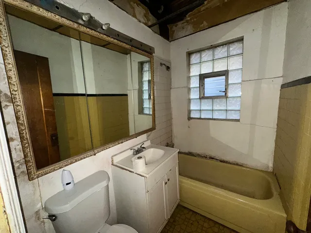 $125,000 | 8039 South Ingleside Avenue, Chicago, IL 60619