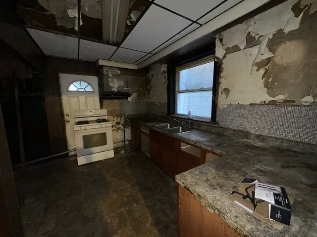 $125,000 | 8039 South Ingleside Avenue, Chicago, IL 60619