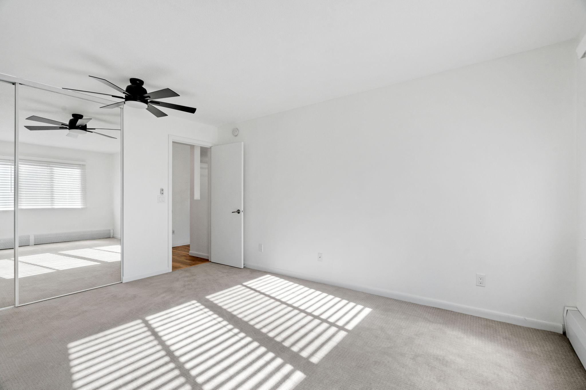 205 Barry Avenue South, Unit 114 Wayzata, MN 55391 - Photo 15 of 40