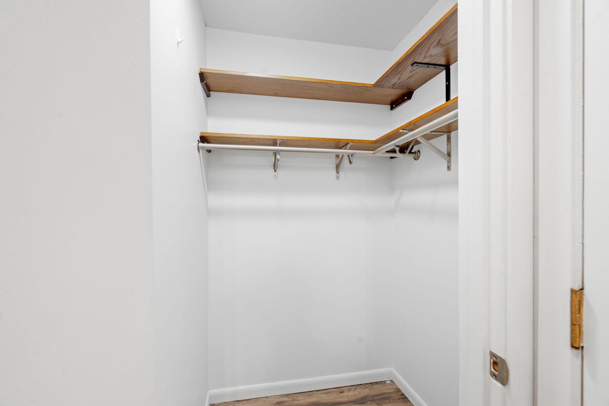 205 Barry Avenue South, Unit 114 Wayzata, MN 55391 - Photo 17 of 40