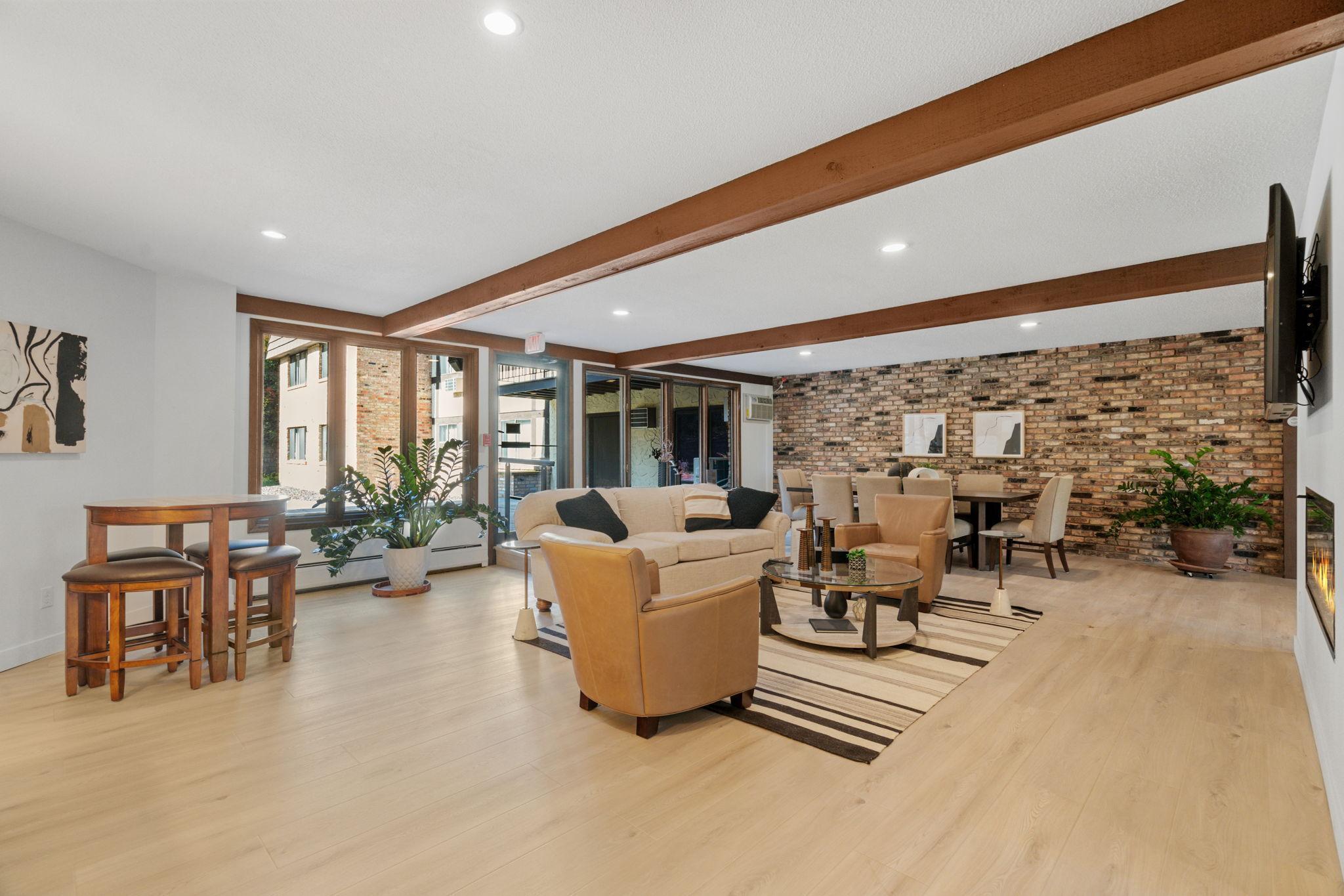 205 Barry Avenue South, Unit 114 Wayzata, MN 55391 - Photo 23 of 40