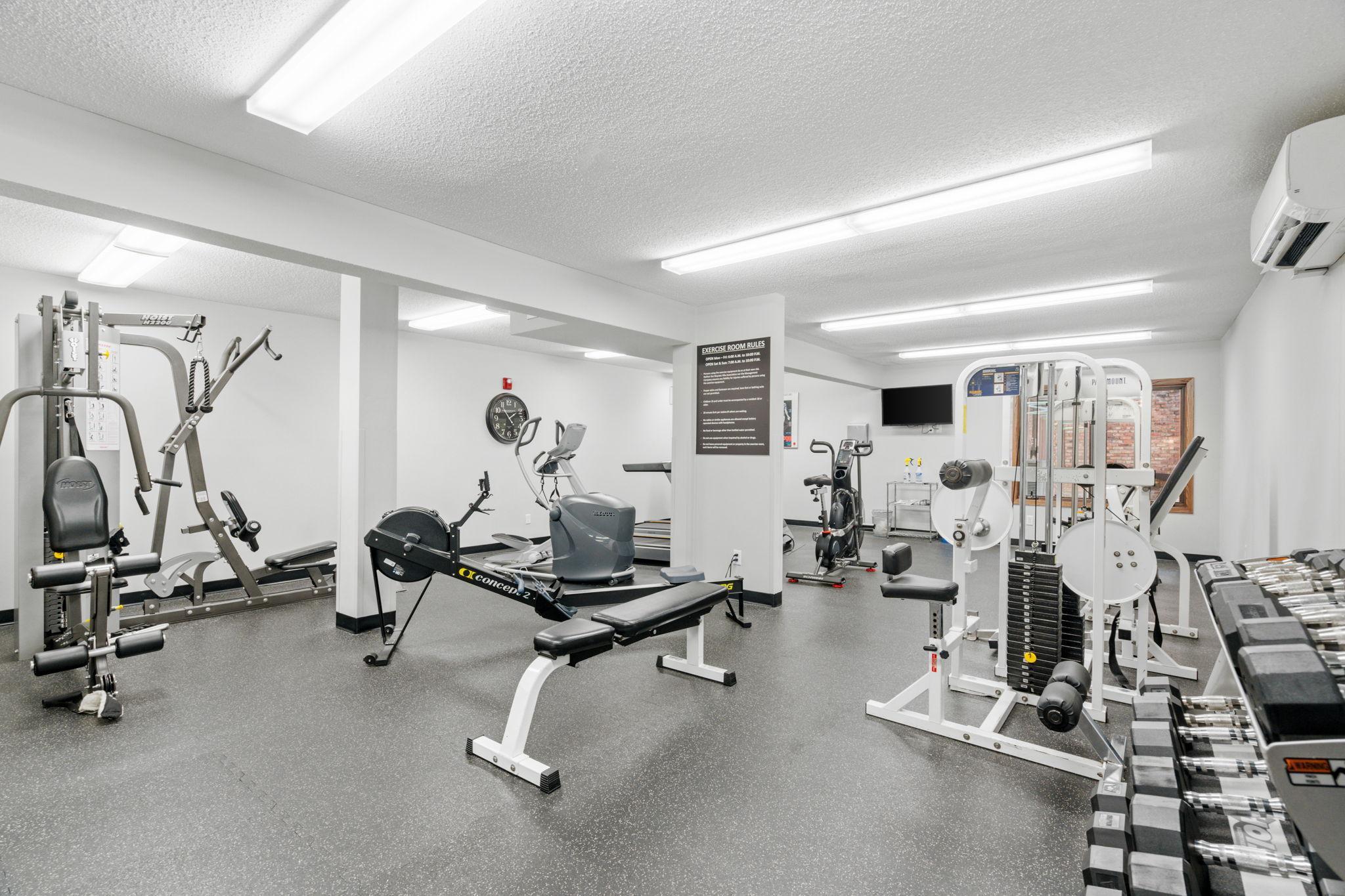 205 Barry Avenue South, Unit 114 Wayzata, MN 55391 - Photo 26 of 40