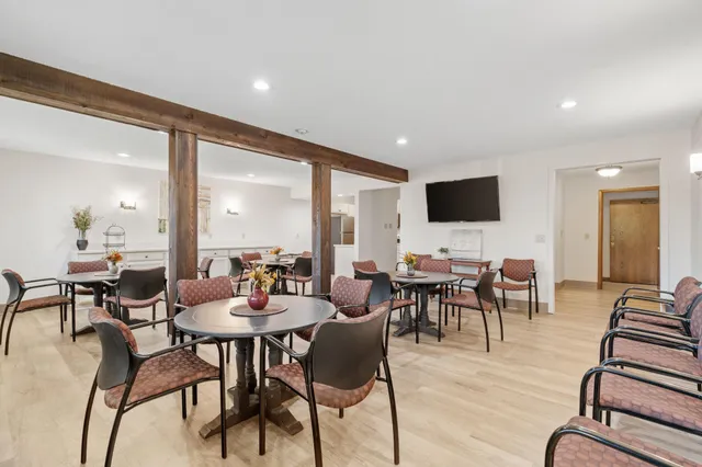 $250,000 | 205 Barry Avenue South, Unit 114, Wayzata, MN 55391