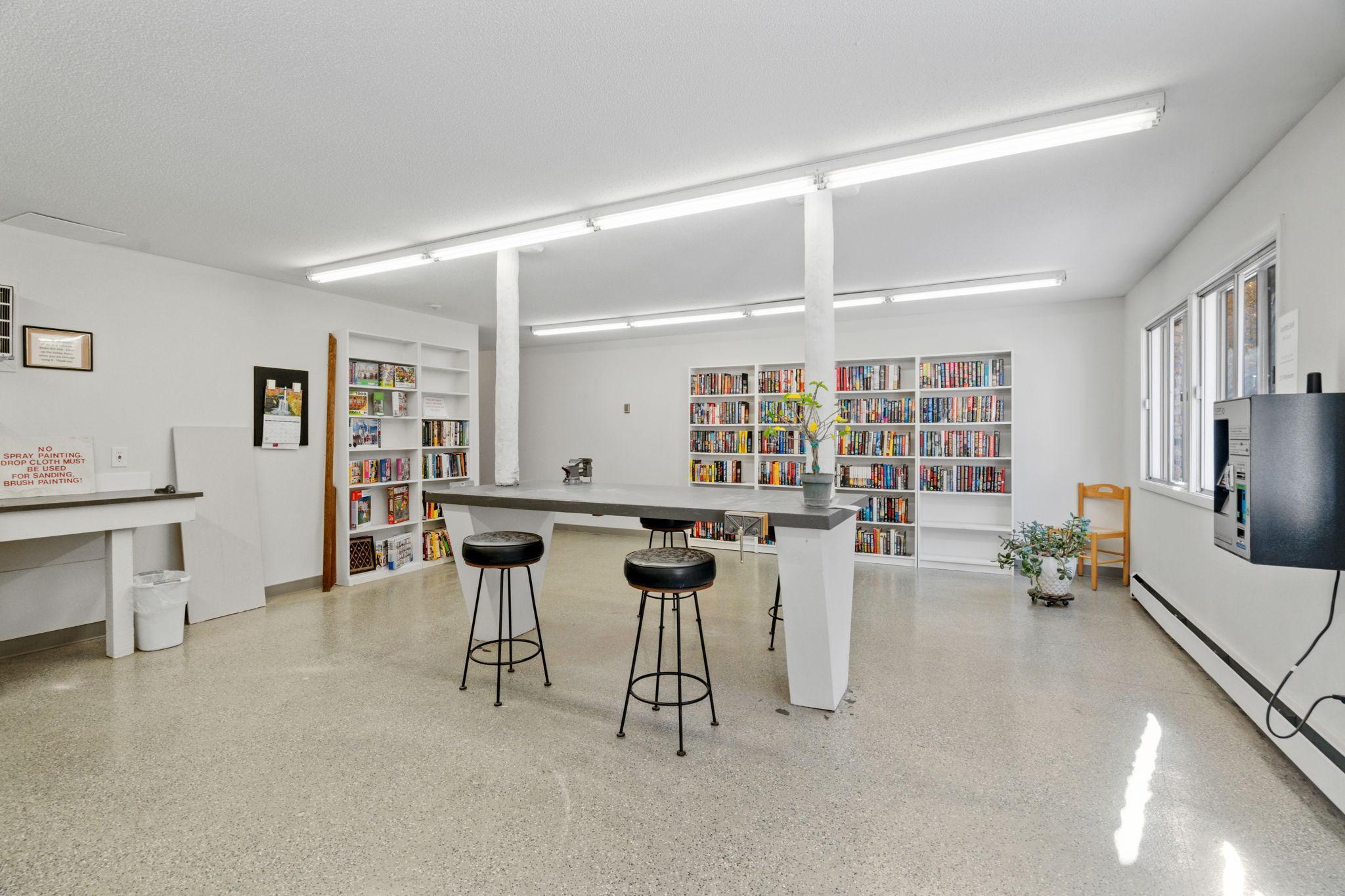 205 Barry Avenue South, Unit 114 Wayzata, MN 55391 - Photo 30 of 40