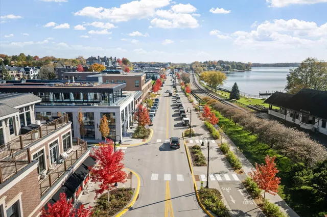 $250,000 | 205 Barry Avenue South, Unit 114, Wayzata, MN 55391