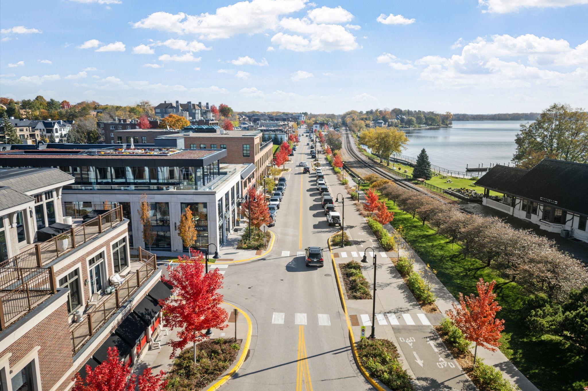 205 Barry Avenue South, Unit 114 Wayzata, MN 55391 - Photo 3 of 40