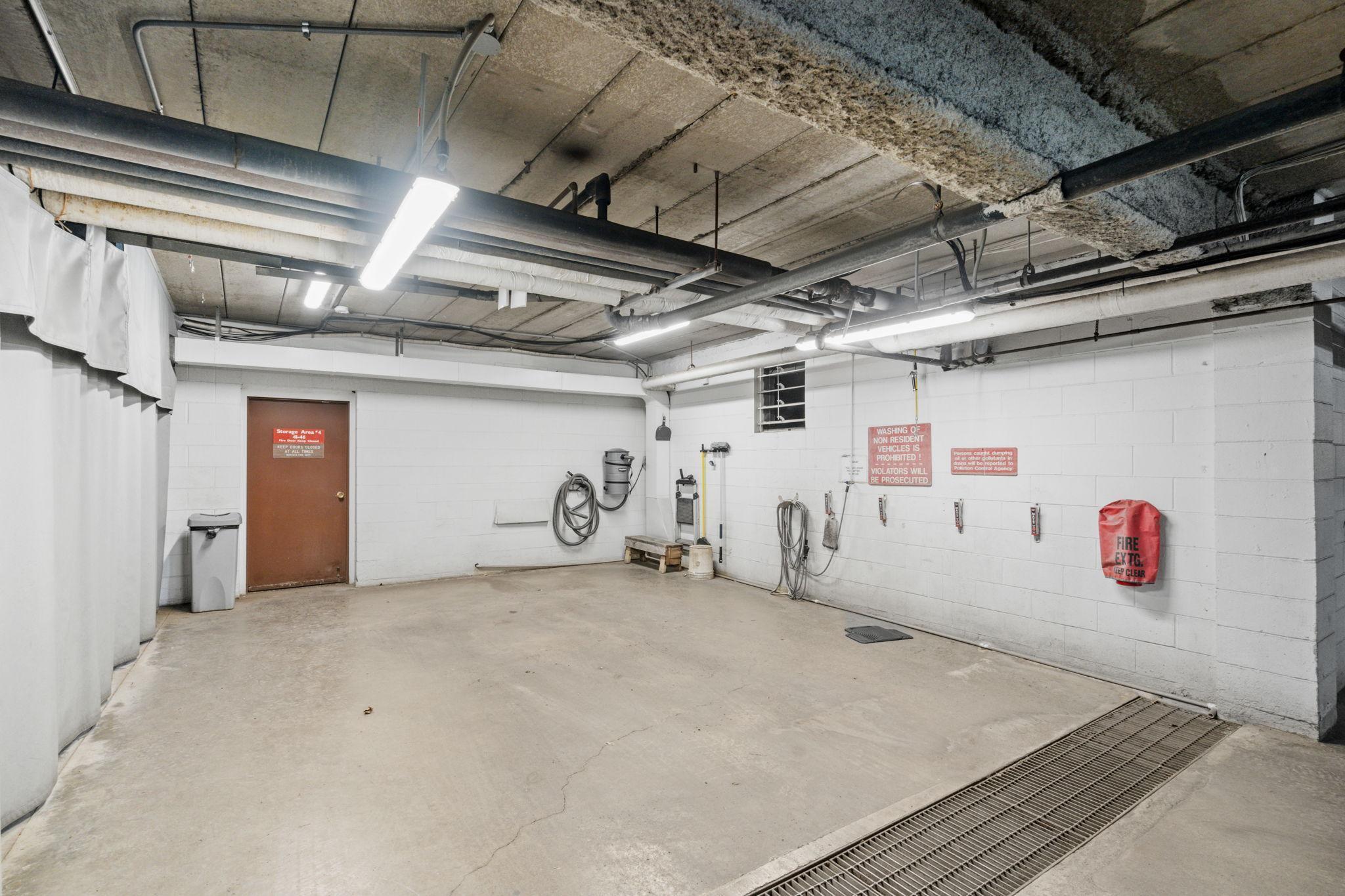 205 Barry Avenue South, Unit 114 Wayzata, MN 55391 - Photo 38 of 40