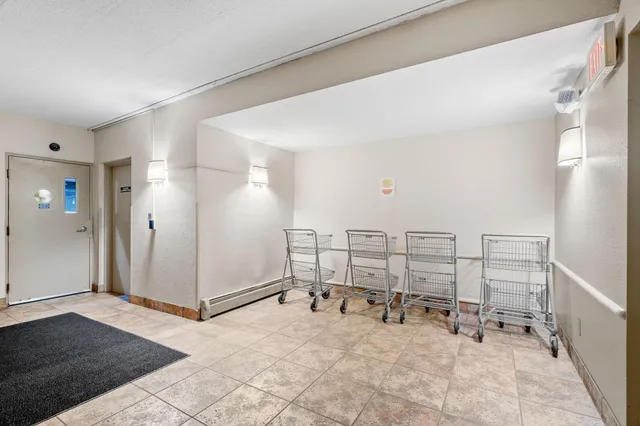 $250,000 | 205 Barry Avenue South, Unit 114, Wayzata, MN 55391