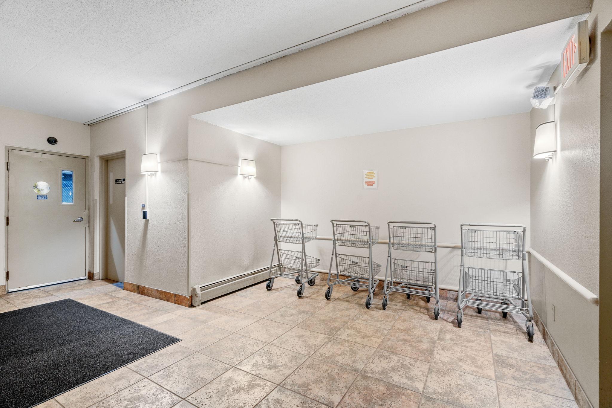 205 Barry Avenue South, Unit 114 Wayzata, MN 55391 - Photo 39 of 40