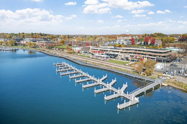 $250,000 | 205 Barry Avenue South, Unit 114, Wayzata, MN 55391