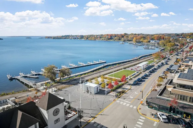 $250,000 | 205 Barry Avenue South, Unit 114, Wayzata, MN 55391