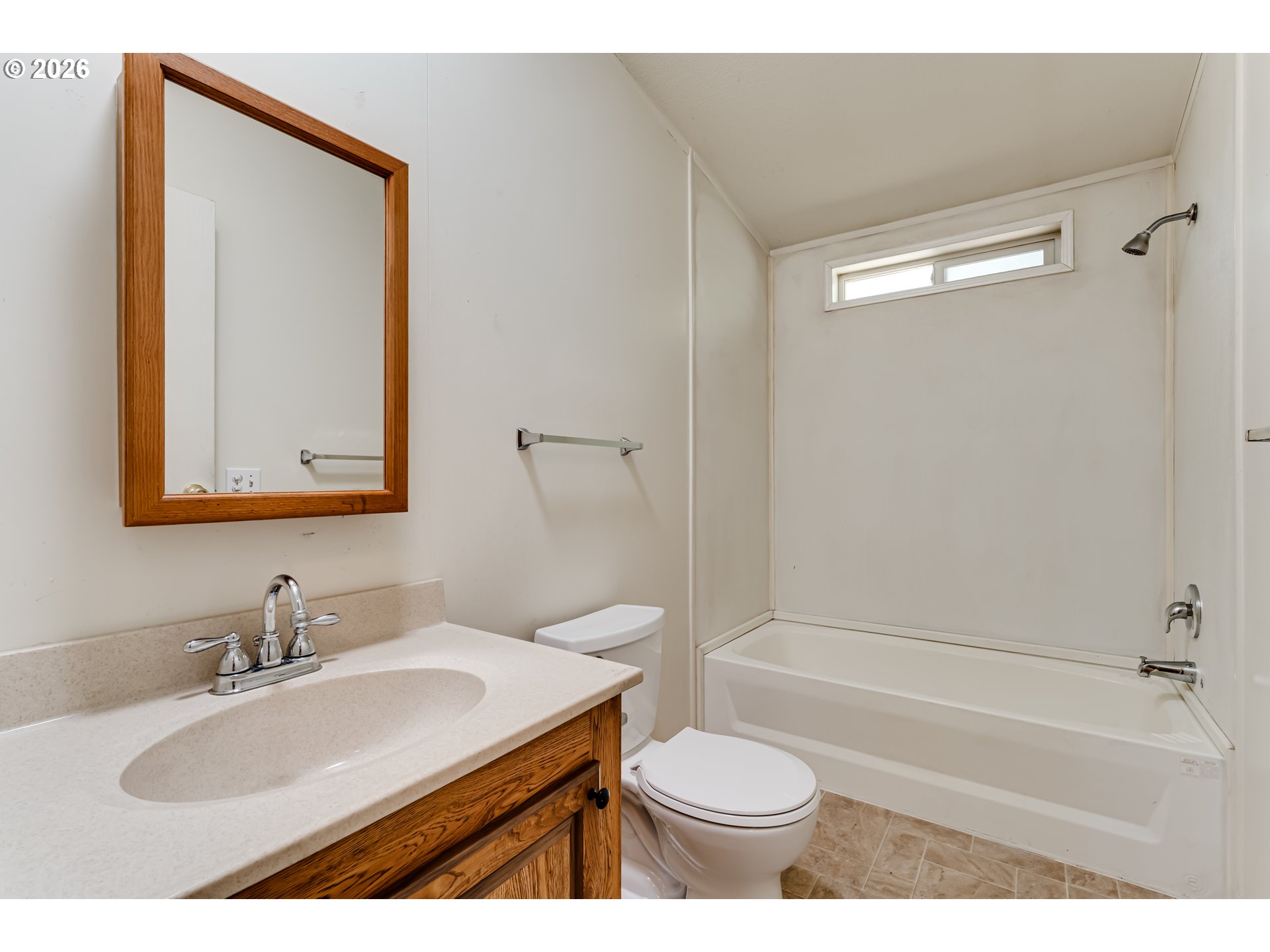 80618 Lost Creek Road Dexter, OR 97431 - Photo 10 of 15 Bathroom