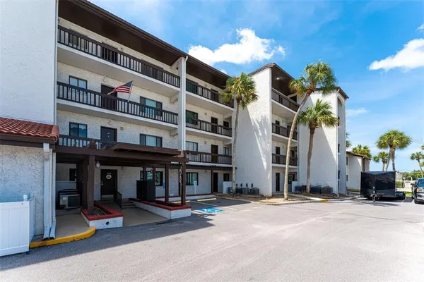 $2,395 | 1608 Stickney Point Road, Unit 1608204, Sarasota, FL 34231