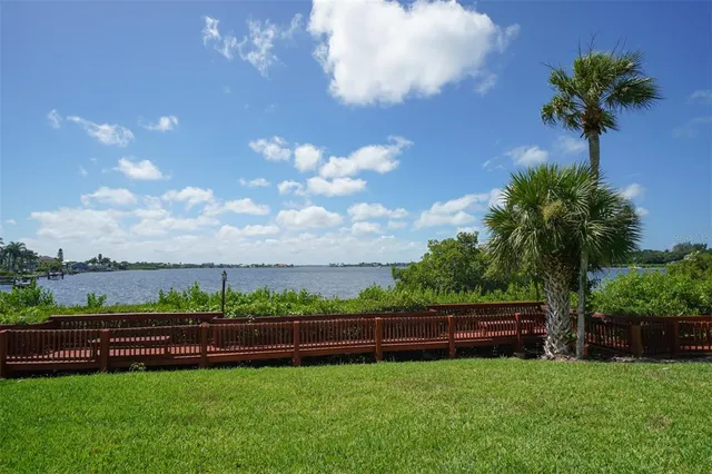 $2,395 | 1608 Stickney Point Road, Unit 1608204, Sarasota, FL 34231