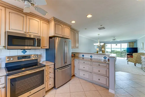 $2,395 | 1608 Stickney Point Road, Unit 1608204, Sarasota, FL 34231