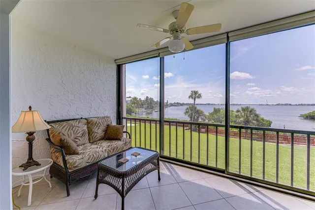$2,395 | 1608 Stickney Point Road, Unit 1608204, Sarasota, FL 34231