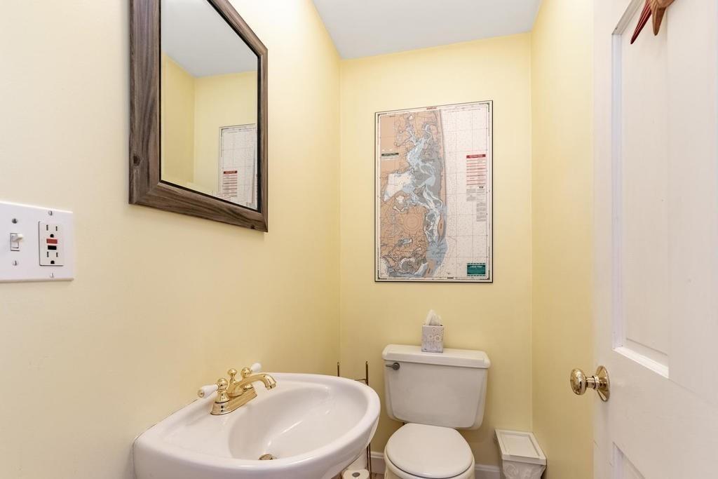 76 Linden Road Melrose, MA 02176 - Photo 17 of 29 Gallery Image 17