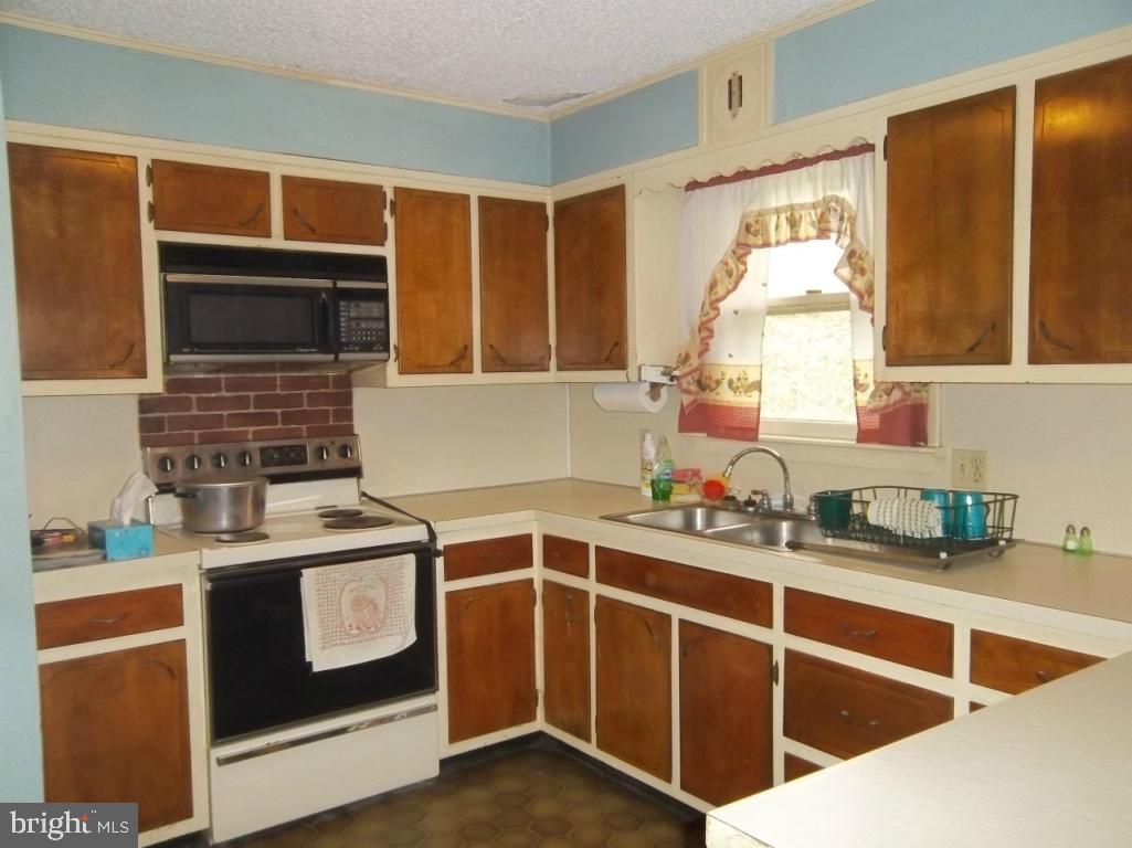 4420 Fairview Road Columbia, PA 17512 - Photo 3 of 13 Gallery Image 3