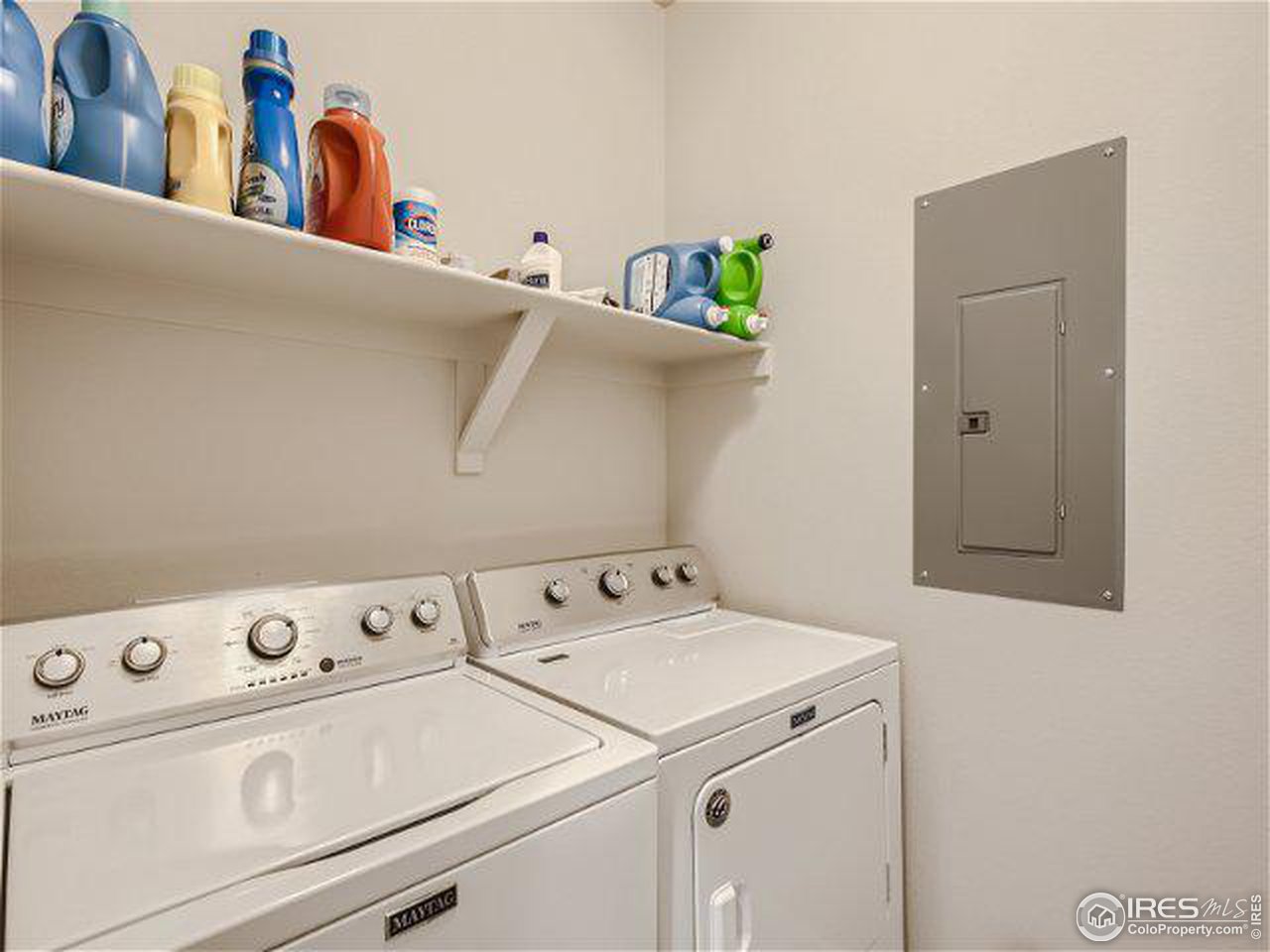555 Ranchhand Drive Berthoud, CO 80513 - Photo 11 of 11 a utility room with dryer and washer