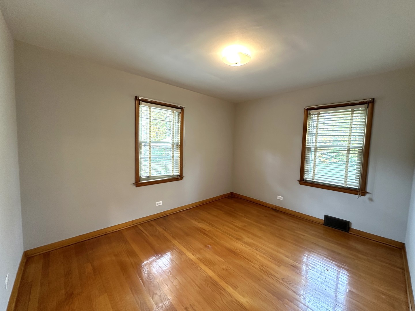 210 West Quincy Street Riverside, IL 60546 - Photo 11 of 26 Gallery Image 11